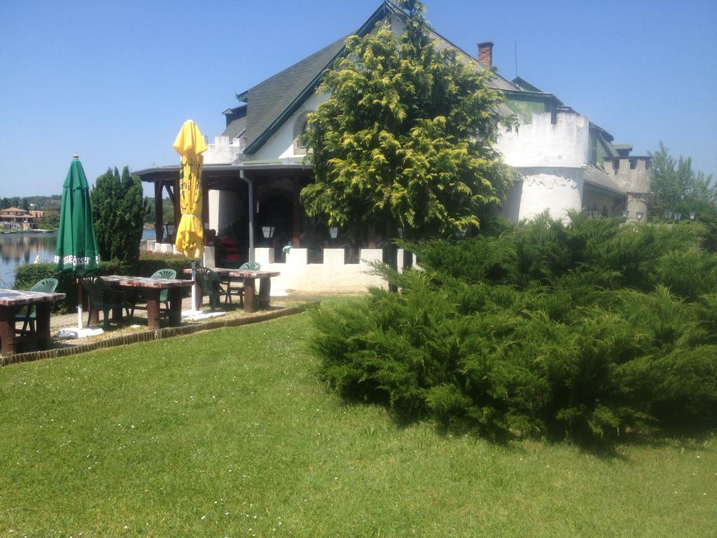 Hotel Gyekenyes Kastely Fogado Exterior foto